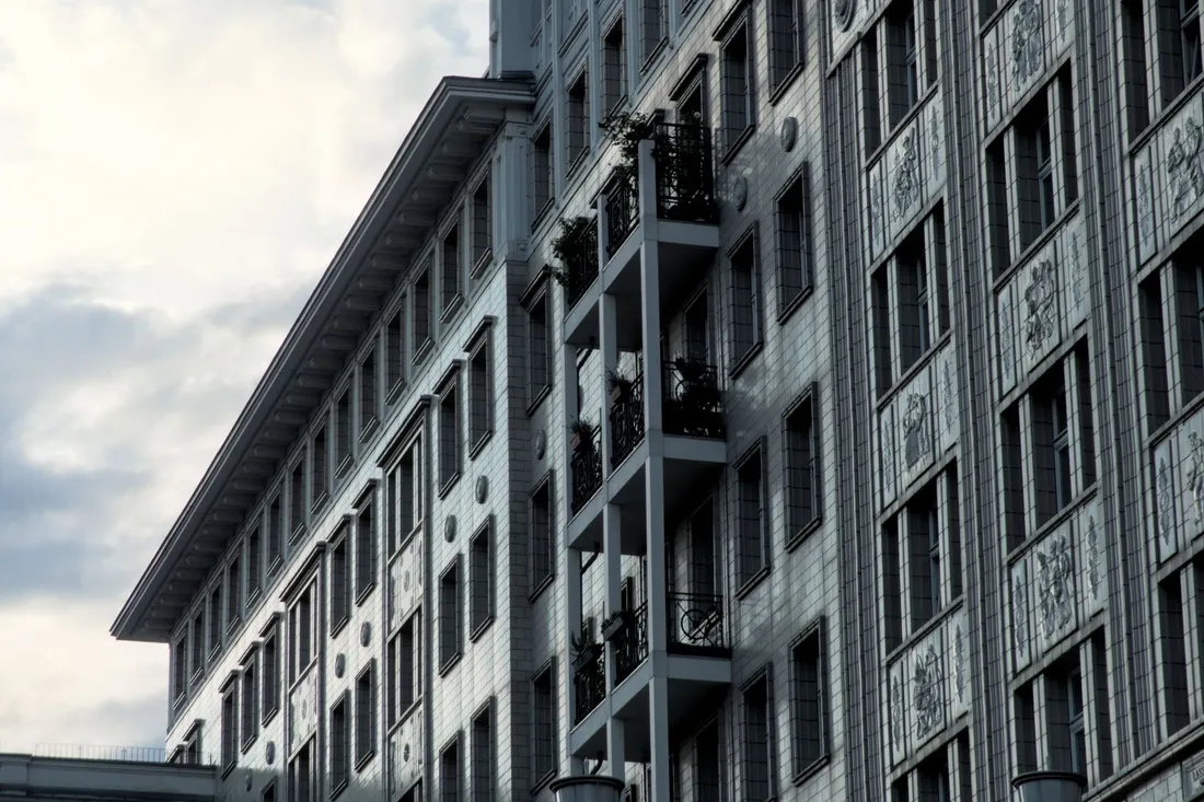 Altbaufassade mit Stuck in Berlin-Wilmersdorf