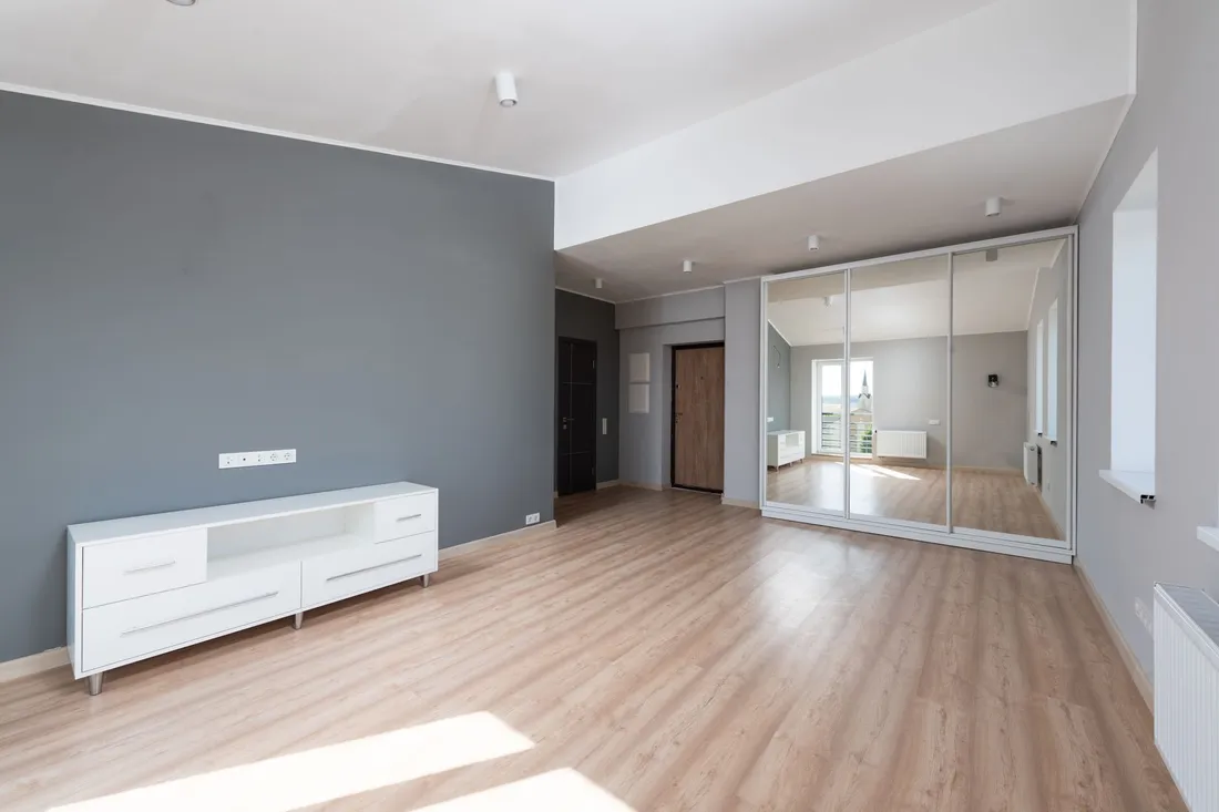 Leergeräumtes Zimmer nach einer Wohnungsauflösung in Berlin